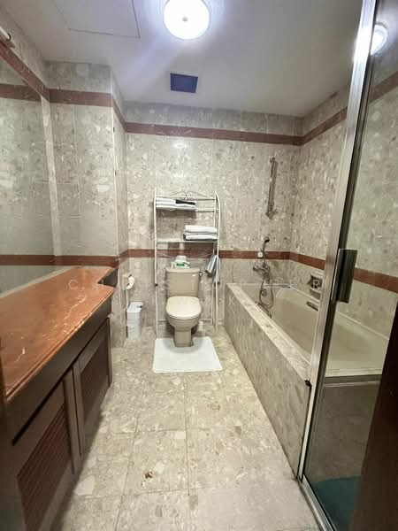 Maple Woods, 985 Bukit Timah Road, 3 Bedrooms, 1,335 sqft, Condominium For Rent, by Christopher Kwek, 500194001 - Bathroom - PropertyGuru.com.sg