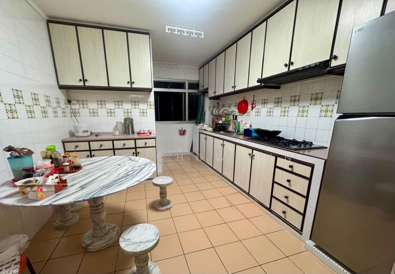 132 Choa Chu Kang Avenue 1, 132 Choa Chu Kang Avenue 1, 4 Bedrooms, 11,324 sqft, HDB Flat For Sale, by Lee Chow Yin, 500194002 - Kitchen - PropertyGuru.com.sg