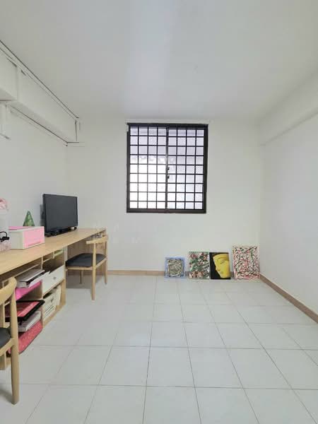 35 Jalan Bahagia, 35 Jalan Bahagia, 2 Bedrooms, 602 sqft, HDB Flat For Sale, by Nadiyah Kamsani, 500194010 - Study - PropertyGuru.com.sg