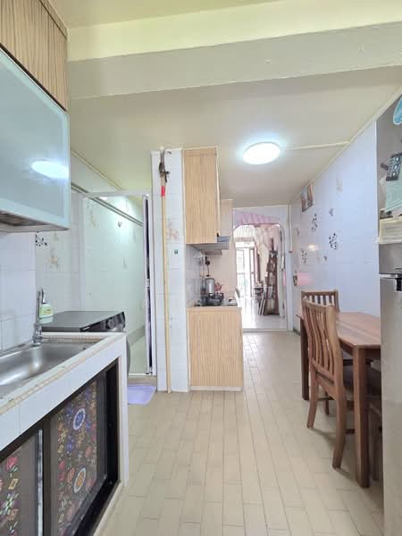 35 Jalan Bahagia, 35 Jalan Bahagia, 2 Bedrooms, 602 sqft, HDB Flat For Sale, by Nadiyah Kamsani, 500194010 - Kitchen - PropertyGuru.com.sg