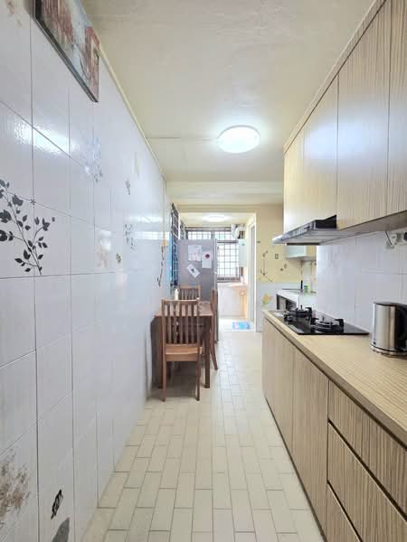35 Jalan Bahagia, 35 Jalan Bahagia, 2 Bedrooms, 602 sqft, HDB Flat For Sale, by Nadiyah Kamsani, 500194010 - Kitchen - PropertyGuru.com.sg