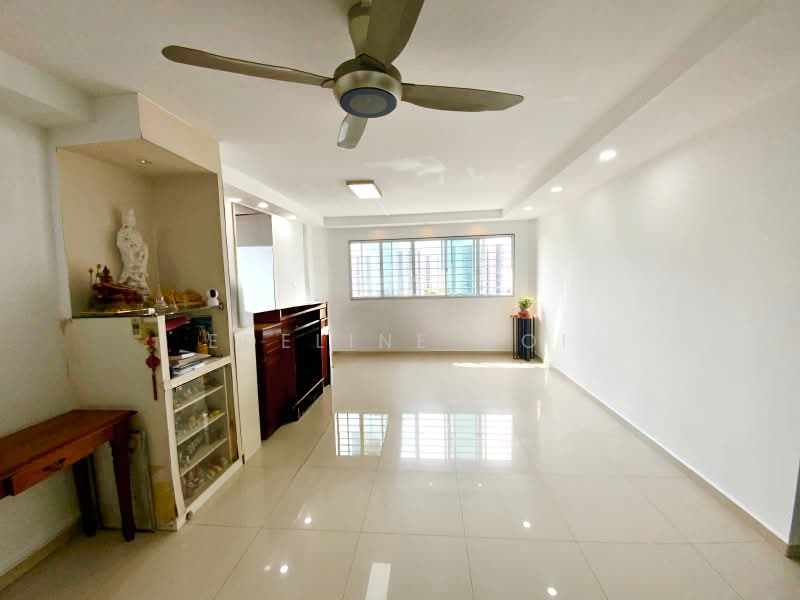 116 Jurong East Street 13, 116 Jurong East Street 13, 3 Bedrooms, 1,292 sqft, HDB Flat For Sale, by Edeline Ooi, 500194014 - Living Room - PropertyGuru.com.sg