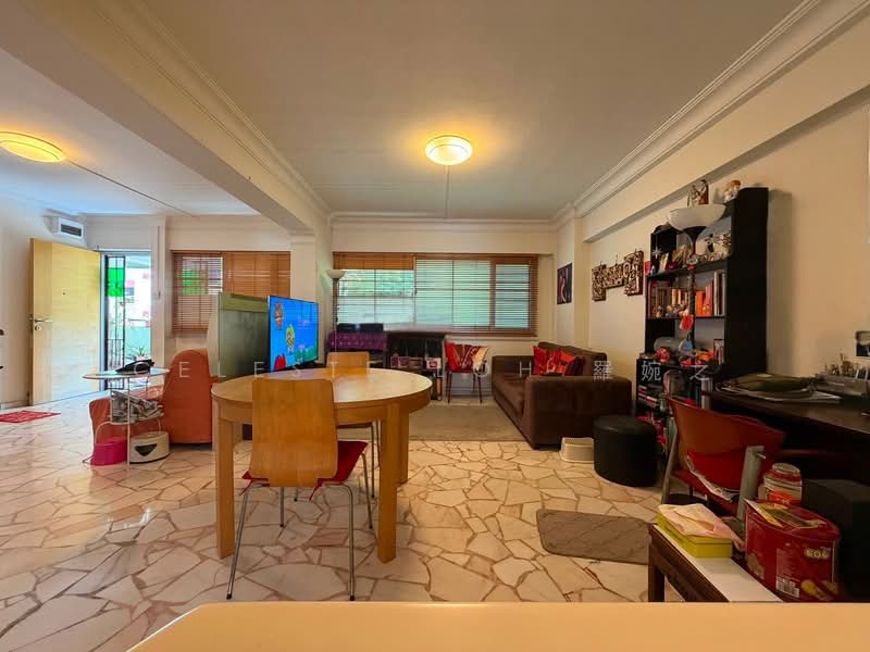 430 Choa Chu Kang Avenue 4, 430 Choa Chu Kang Avenue 4, 3 Bedrooms, 1,151 sqft, HDB Flat For Sale, by Celeste Loh 羅婉之, 500194021 - Living Room - PropertyGuru.com.sg