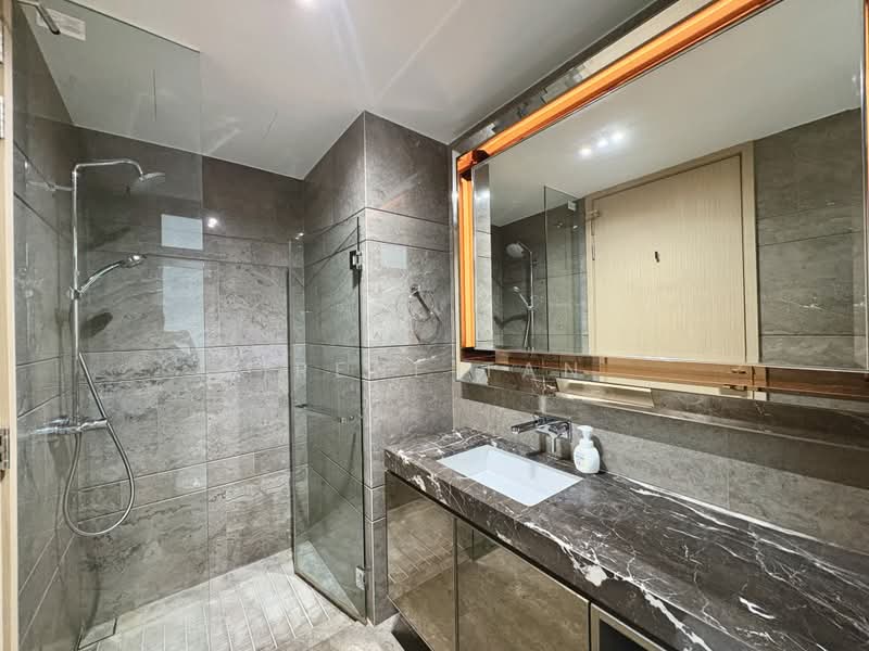 Stars of Kovan, 982 Upper Serangoon Road, 2 Bedrooms, 732 sqft, Condominium For Rent, by Irene Tan, 500194033 - Master Bathroom - PropertyGuru.com.sg