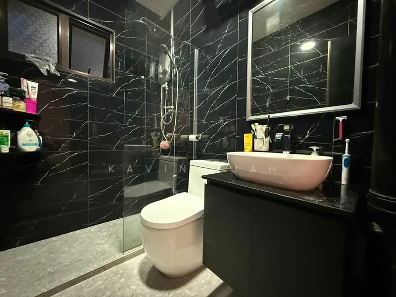 939 Hougang Street 92, 939 Hougang Street 92, 3 Bedrooms, 1,302 sqft, HDB Flat For Sale, by Kavin Kuah, 500194039 - Bathroom - PropertyGuru.com.sg
