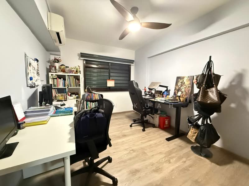939 Hougang Street 92, 939 Hougang Street 92, 3 Bedrooms, 1,302 sqft, HDB Flat For Sale, by Kavin Kuah, 500194039 - Study - PropertyGuru.com.sg