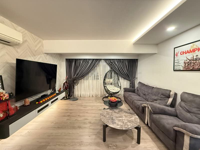 939 Hougang Street 92, 939 Hougang Street 92, 3 Bedrooms, 1,302 sqft, HDB Flat For Sale, by Kavin Kuah, 500194039 - Living Room - PropertyGuru.com.sg