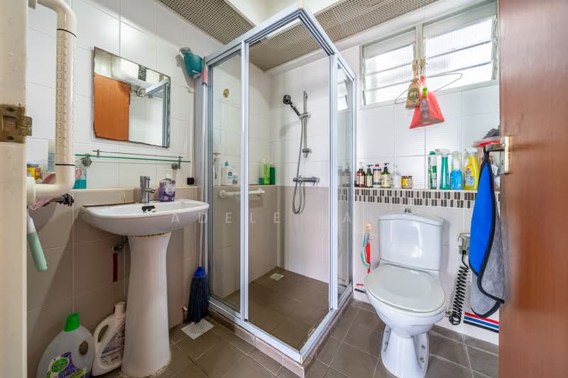 39A Bendemeer Road, 39A Bendemeer Road, 3 Bedrooms, 958 sqft, HDB Flat For Sale, by Adele Lau, 500194063 - Bathroom - PropertyGuru.com.sg