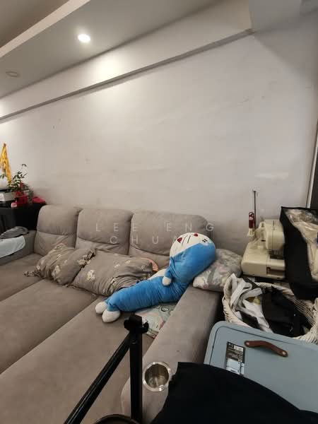 731 Clementi West Street 2, 731 Clementi West Street 2, 3 Bedrooms, 1,001 sqft, HDB Flat For Sale, by Lee Eng Chuan, 500194064 - Living Room - PropertyGuru.com.sg