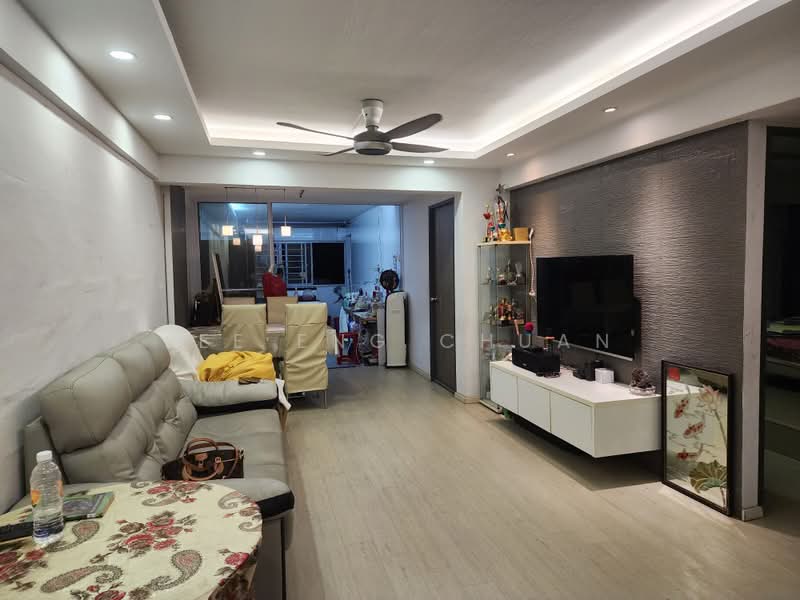 731 Clementi West Street 2, 731 Clementi West Street 2, 3 Bedrooms, 1,001 sqft, HDB Flat For Sale, by Lee Eng Chuan, 500194064 - Living Room - PropertyGuru.com.sg