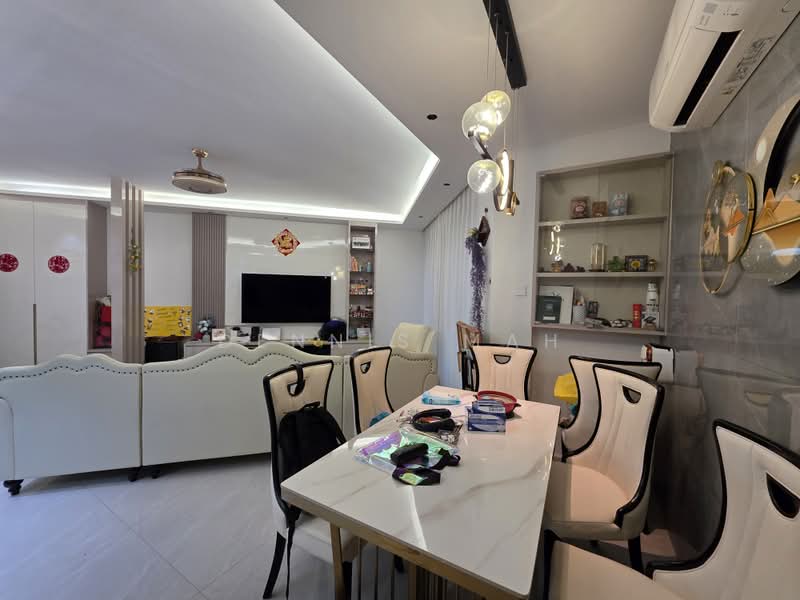 Regentville, 2 Hougang Street 92, 3 Bedrooms, 1,152 sqft, Condominium For Sale, by Dennis Mah, 500194076 - Living Room - PropertyGuru.com.sg