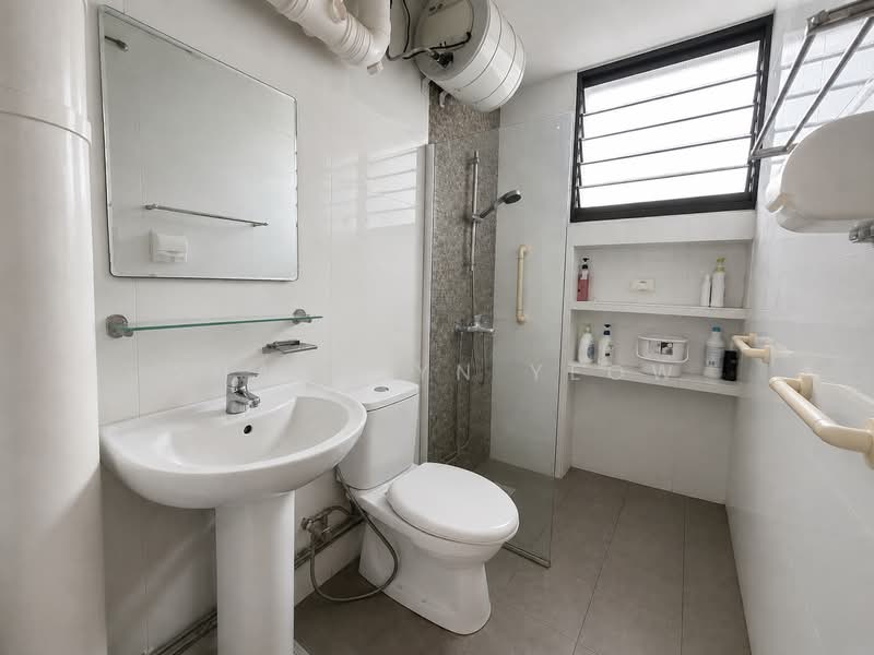 38 Cambridge Road, 38 Cambridge Road, Room Rental, 120 sqft, HDB Flat For Rent, by Shaarlyn Yeow, 500194079 - Common Bathroom - PropertyGuru.com.sg
