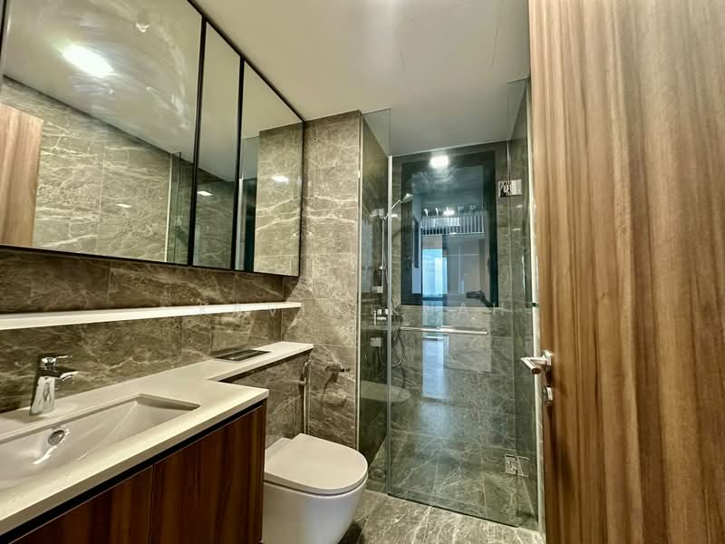Lentor Modern, 5 Lentor Central, 4 Bedrooms, 1,529 sqft, Condominium For Sale, by Kavin Kuah, 500194082 - Bathroom - PropertyGuru.com.sg