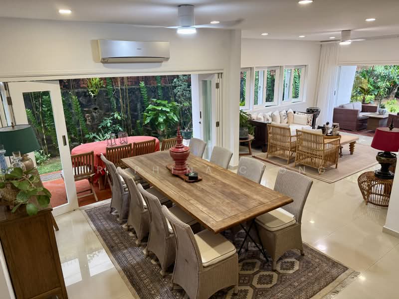 ⭐️WELL-RENO SEMI-D FOR SALE❤️NEAR GREENERY☎️9.8.2.8.0.0.6.4, Jalan Gumilang/Jalan Remaja/Elizabeth Dr/Jalan Intan/Hillview Cres/Jalan Asas/Cashew/Green Pavilion, 5 Bedrooms, 3,500 sqft, Semi-Detached House For Sale, by Seraphina Chong, 500194087 - Dining Room - PropertyGuru.com.sg