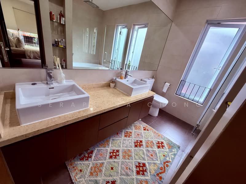 ⭐️WELL-RENO SEMI-D FOR SALE❤️NEAR GREENERY☎️9.8.2.8.0.0.6.4, Jalan Gumilang/Jalan Remaja/Elizabeth Dr/Jalan Intan/Hillview Cres/Jalan Asas/Cashew/Green Pavilion, 5 Bedrooms, 3,500 sqft, Semi-Detached House For Sale, by Seraphina Chong, 500194087 - Bathroom - PropertyGuru.com.sg