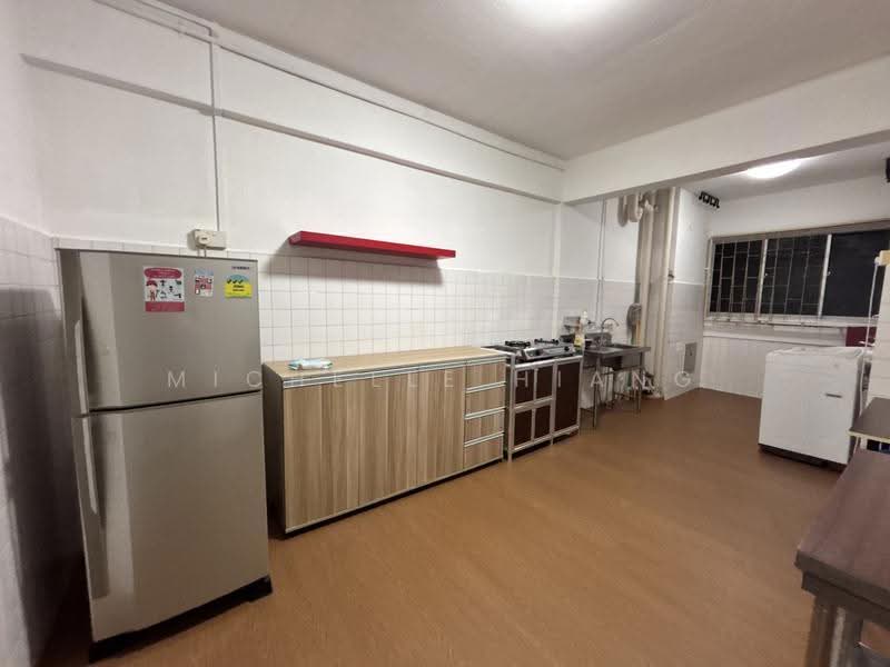 202 Tampines Street 21, 202 Tampines Street 21, Pasir Ris / Tampines, 2 Bedrooms, 807 sqft, HDB Flat For Rent, by Michelle Hiang, 500194099 - Kitchen - PropertyGuru.com.sg