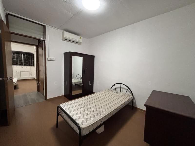 202 Tampines Street 21, 202 Tampines Street 21, Pasir Ris / Tampines, 2 Bedrooms, 807 sqft, HDB Flat For Rent, by Michelle Hiang, 500194099 - Bedroom - PropertyGuru.com.sg
