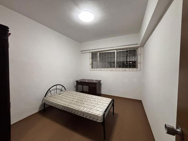202 Tampines Street 21, 202 Tampines Street 21, Pasir Ris / Tampines, 2 Bedrooms, 807 sqft, HDB Flat For Rent, by Michelle Hiang, 500194099 - Bedroom - PropertyGuru.com.sg