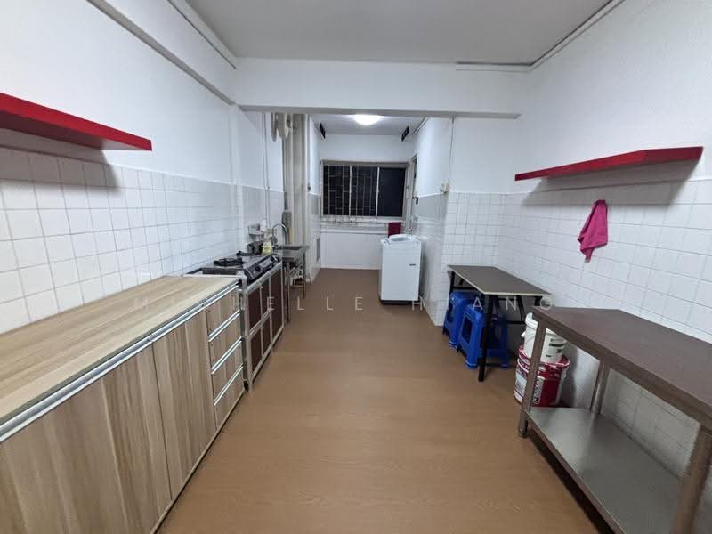 202 Tampines Street 21, 202 Tampines Street 21, Pasir Ris / Tampines, 2 Bedrooms, 807 sqft, HDB Flat For Rent, by Michelle Hiang, 500194099 - Kitchen - PropertyGuru.com.sg