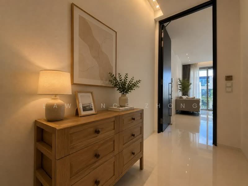 Scotts Square, 8 Scotts Road, 1 Bedroom, 635 sqft, Condominium For Sale, by Lawrence Zhong, 500194103 - Private Lift Foyer - PropertyGuru.com.sg