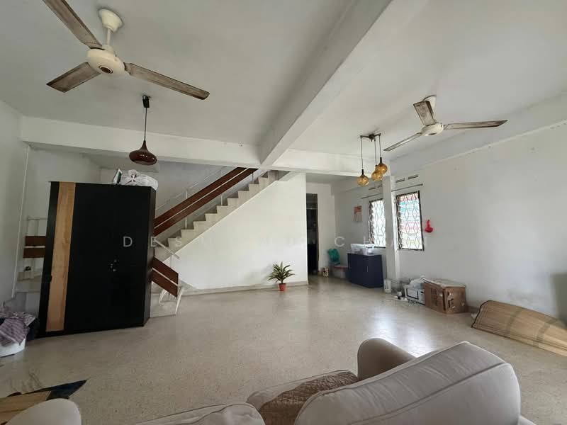Teacher's Housing Estate, 11 Kalidasa Avenue, 4 Bedrooms, 2,700 sqft, Corner Terrace For Rent, by Desmond Chan, 500194108 - Living Room - PropertyGuru.com.sg