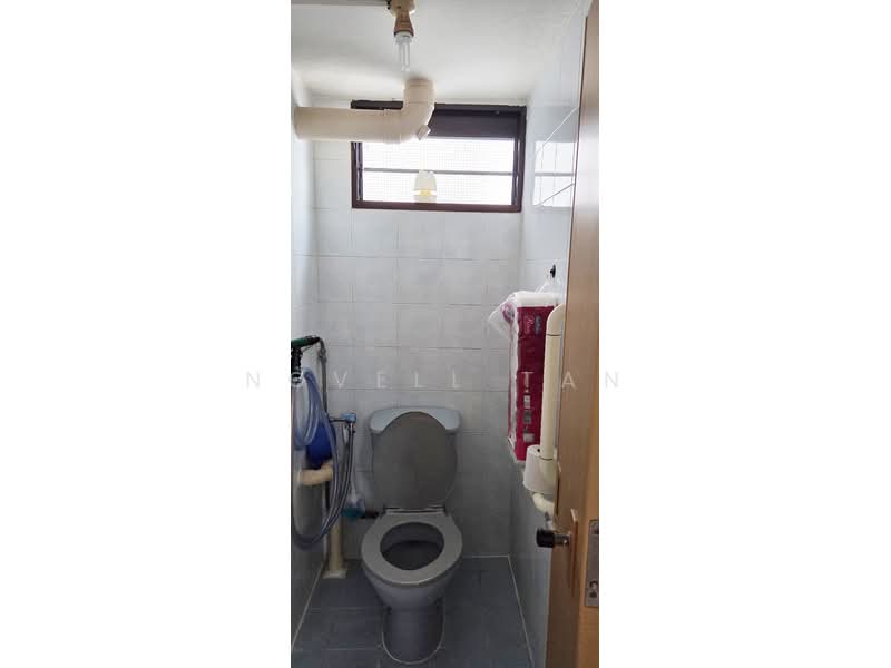 27 Toa Payoh East, 27 Toa Payoh East, Room Rental, 100 sqft, HDB Flat For Rent, by Novell Tan, 500194109 - Bathroom - PropertyGuru.com.sg