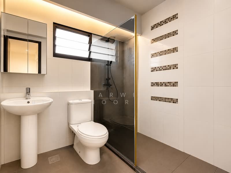 547A Segar Road, 547A Segar Road, 3 Bedrooms, 990 sqft, HDB Flat For Sale, by Nur Darwisyah Binte Noor Haidi (Wiwi), 500194111 - Bathroom - PropertyGuru.com.sg