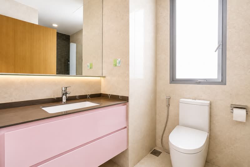 Seastrand, 3 Pasir Ris Link, 2 Bedrooms, 883 sqft, Condominium For Sale, by Quek Yee Yong, 500194114 - Bathroom - PropertyGuru.com.sg