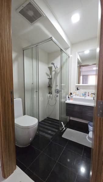 RV Edge, 2 Shanghai Road, 1 Bedroom, 419 sqft, Condominium For Rent, by Linda Gan, 500194116 - Bathroom - PropertyGuru.com.sg