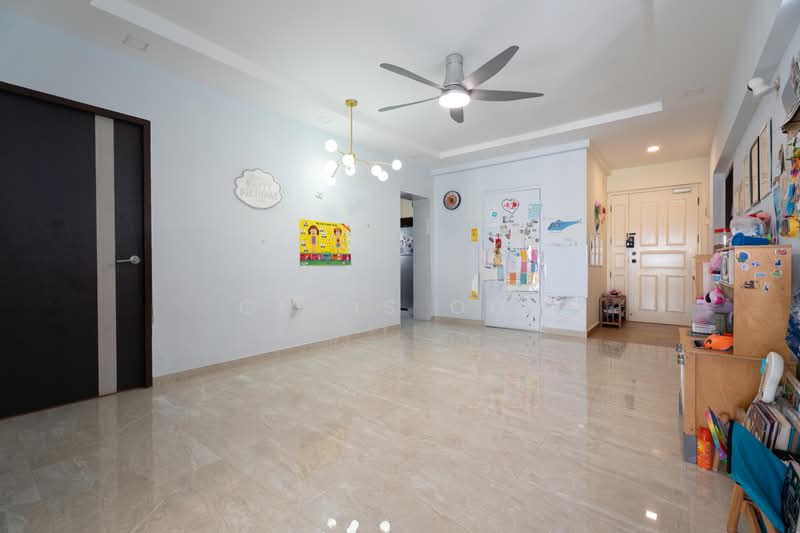 653A Jurong West Street 61, 653A Jurong West Street 61, 3 Bedrooms, 1,184 sqft, HDB Flat For Sale, by Chris Ooi, 500194123 - Living Room - PropertyGuru.com.sg
