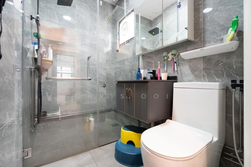 653A Jurong West Street 61, 653A Jurong West Street 61, 3 Bedrooms, 1,184 sqft, HDB Flat For Sale, by Chris Ooi, 500194123 - Bathroom - PropertyGuru.com.sg