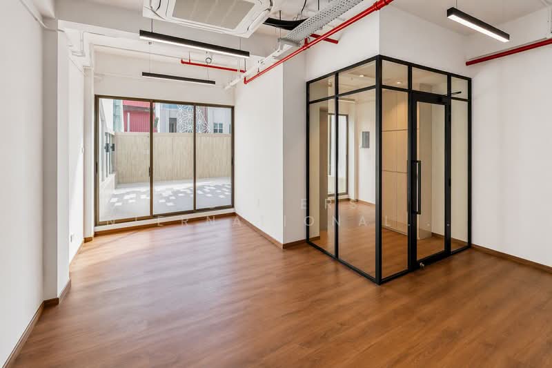 Renovated shophouse; Prime location; Lift access, Hongkong St, New Bridge Rd, South Bridge Rd, Upper Circular Rd, Boat Quay / Raffles Place / Marina, 985 sqft, Office For Rent, by AGNES HEU, 500194131 - Interior - CommercialGuru.com.sg
