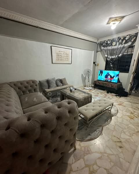 481 Jurong West Street 41, 481 Jurong West Street 41, 2 Bedrooms, 721 sqft, HDB Flat For Sale, by Mohamad Faizal Bin Hanafi, 500194163 - Living Room - PropertyGuru.com.sg