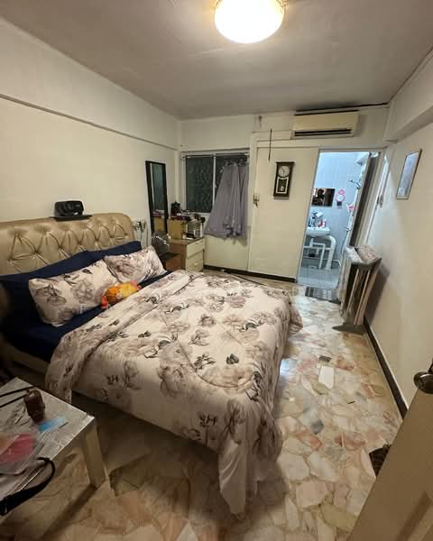 481 Jurong West Street 41, 481 Jurong West Street 41, 2 Bedrooms, 721 sqft, HDB Flat For Sale, by Mohamad Faizal Bin Hanafi, 500194163 - Bedroom - PropertyGuru.com.sg