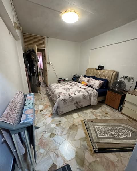 481 Jurong West Street 41, 481 Jurong West Street 41, 2 Bedrooms, 721 sqft, HDB Flat For Sale, by Mohamad Faizal Bin Hanafi, 500194163 - Bedroom - PropertyGuru.com.sg