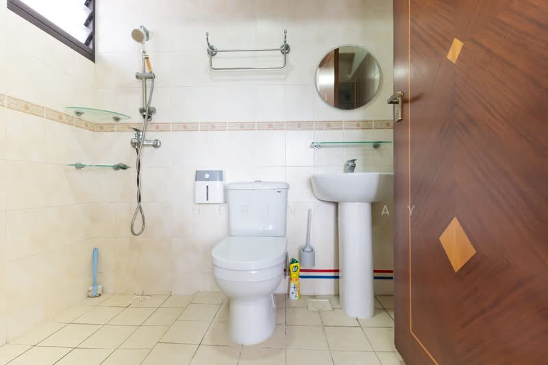 90 Tanglin Halt Road, 90 Tanglin Halt Road, 3 Bedrooms, 968 sqft, HDB Flat For Sale, by Katherine Tay, 500194194 - Master Bathroom - PropertyGuru.com.sg
