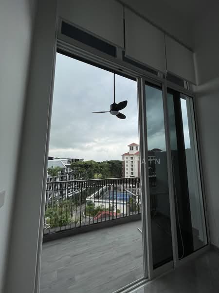 Mayfair Gardens, 8 Rifle Range Road, 1 Bedroom, 592 sqft, Condominium For Sale, by Emily Tan, 500194195 - Balcony - PropertyGuru.com.sg