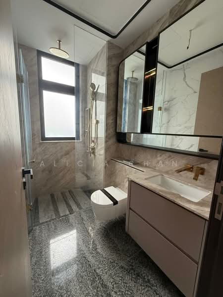 Perfect Ten, 323 Bukit Timah Road, 2 Bedrooms, 786 sqft, Condominium For Rent, by Alicia Chan, 500194212 - Bathroom - PropertyGuru.com.sg