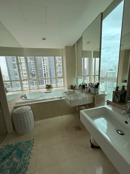 Saint Thomas Suites, 33 St Thomas Walk, 4 Bedrooms, 2,605 sqft, Condominium For Rent, by Dimpal Daryani, 500194234 - Bathroom - PropertyGuru.com.sg