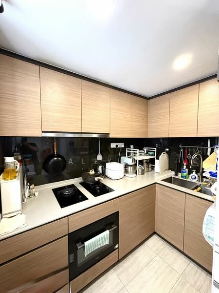 Midwood, 8 Hillview Rise, 3 Bedrooms, 904 sqft, Condominium For Rent, by Alex LI, 500194238 - Kitchen - PropertyGuru.com.sg