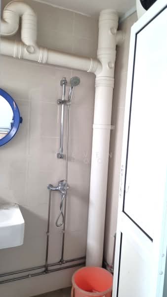 747 Jurong West Street 73, 747 Jurong West Street 73, Room Rental, 120 sqft, HDB Flat For Rent, by Steven Choo, 500194242 - Bathroom - PropertyGuru.com.sg