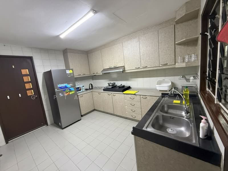 Bukit Regency, 1 Upper Bukit Timah View, Room Rental, 200 sqft, Condominium For Rent, by Gupta Sameer Raj, 500194263 - Kitchen - PropertyGuru.com.sg