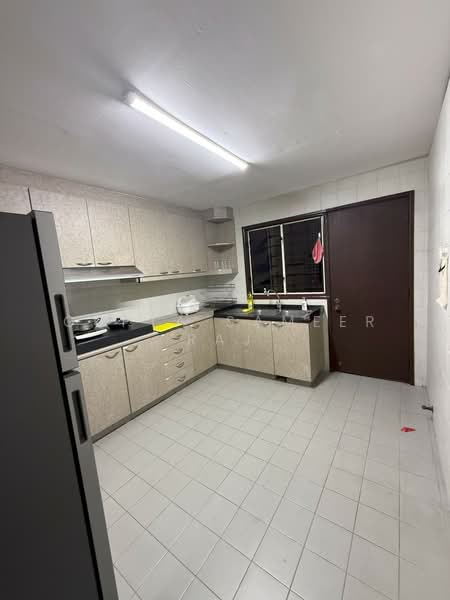 Bukit Regency, 1 Upper Bukit Timah View, Room Rental, 200 sqft, Condominium For Rent, by Gupta Sameer Raj, 500194263 - Kitchen - PropertyGuru.com.sg