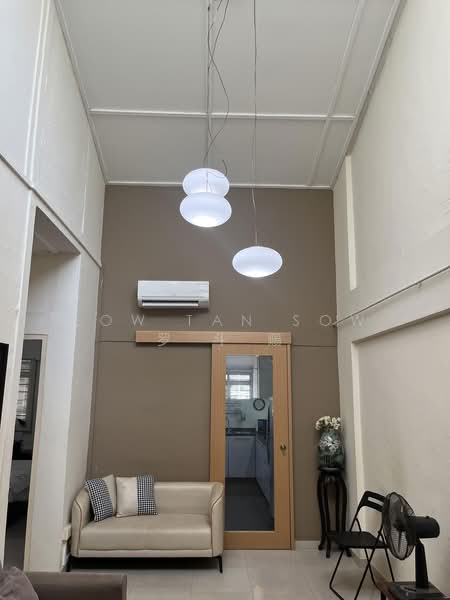 725 Clementi West Street 2, 725 Clementi West Street 2, 2 Bedrooms, 732 sqft, HDB Flat For Sale, by Low Tan Sow 罗 斗 赐, 500194267 - Living Room - PropertyGuru.com.sg