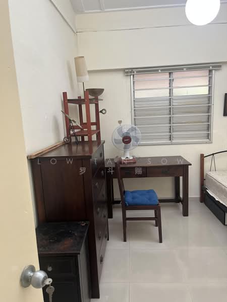 725 Clementi West Street 2, 725 Clementi West Street 2, 2 Bedrooms, 732 sqft, HDB Flat For Sale, by Low Tan Sow 罗 斗 赐, 500194267 - Bedroom - PropertyGuru.com.sg