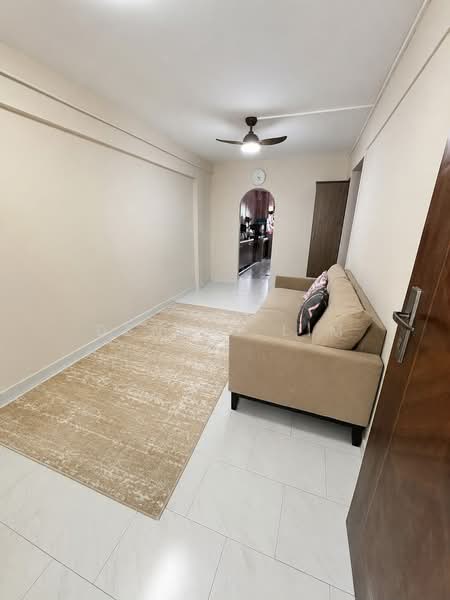 607 Clementi West Street 1, 607 Clementi West Street 1, 2 Bedrooms, 721 sqft, HDB Flat For Sale, by Dennis Lim, 500194277 - Living Room - PropertyGuru.com.sg