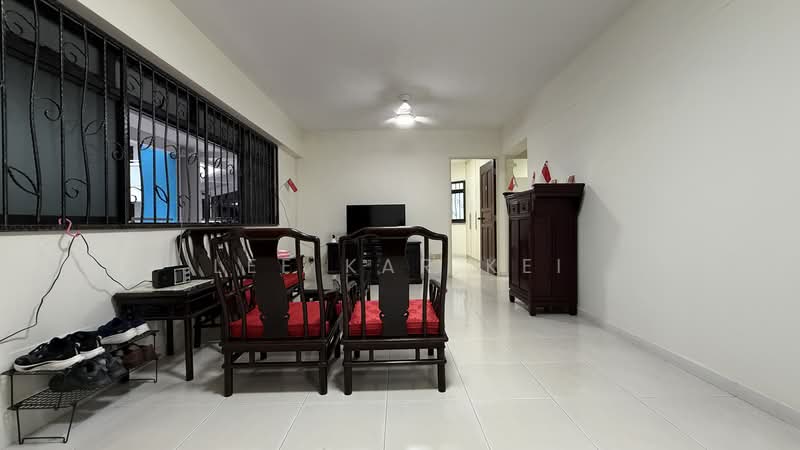 691A Choa Chu Kang Crescent, 691A Choa Chu Kang Crescent, 3 Bedrooms, 980 sqft, HDB Flat For Sale, by Lee Kar Kei, 500194278 - Living Room - PropertyGuru.com.sg