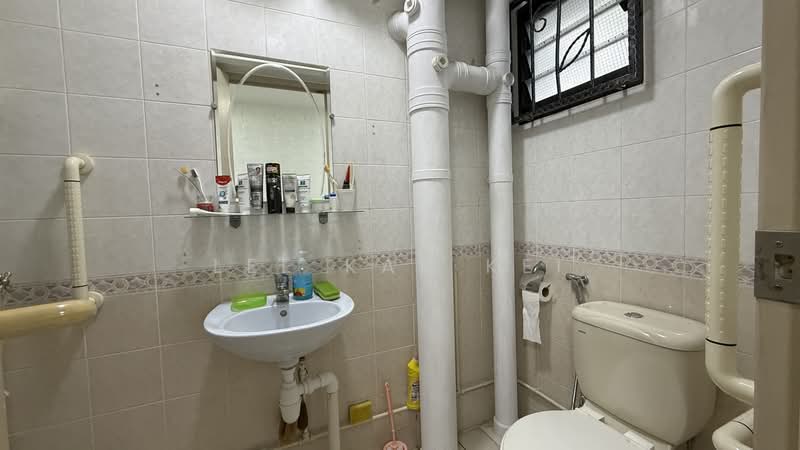691A Choa Chu Kang Crescent, 691A Choa Chu Kang Crescent, 3 Bedrooms, 980 sqft, HDB Flat For Sale, by Lee Kar Kei, 500194278 - Bathroom - PropertyGuru.com.sg
