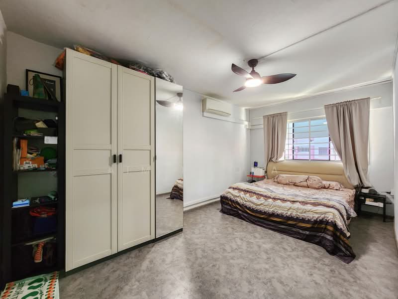 447 Jurong West Street 42, 447 Jurong West Street 42, 3 Bedrooms, 1,109 sqft, HDB Flat For Sale, by Aiman Roza, 500194281 - Bedroom - PropertyGuru.com.sg