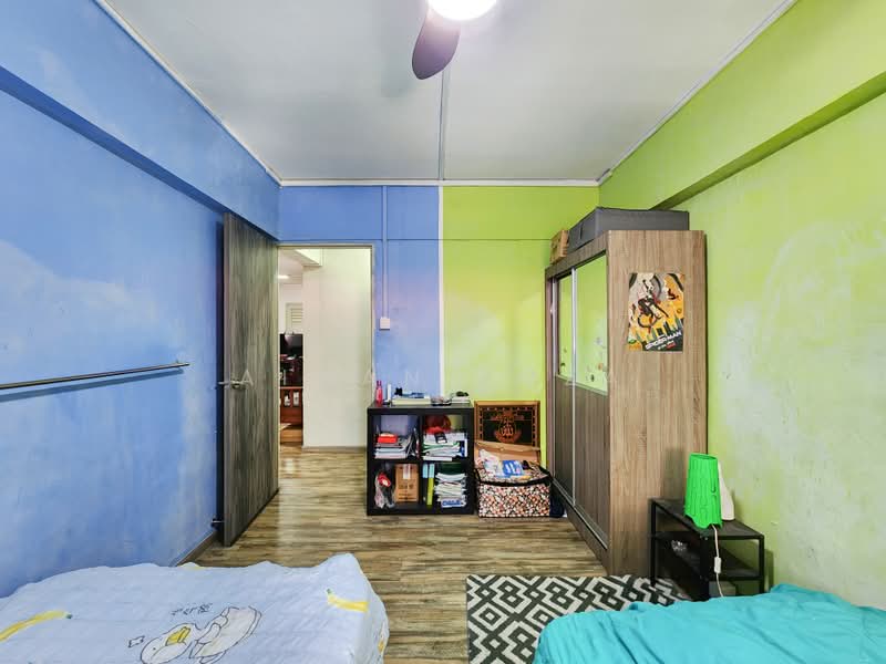 447 Jurong West Street 42, 447 Jurong West Street 42, 3 Bedrooms, 1,109 sqft, HDB Flat For Sale, by Aiman Roza, 500194281 - Bedroom - PropertyGuru.com.sg